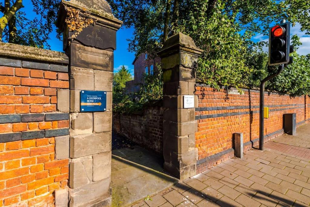 Victorian Gem In Chester Centre Екстериор снимка